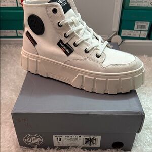 Palladium Pallatower hi size 10 NEW IN BOX
